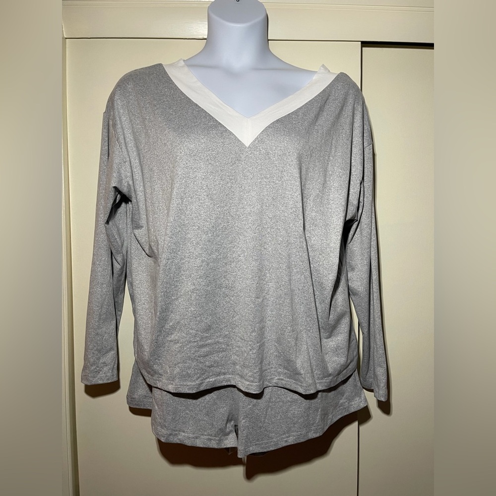 Gray Women's 2pc pajamas v-neck long sleeve top & shorts size 1XL